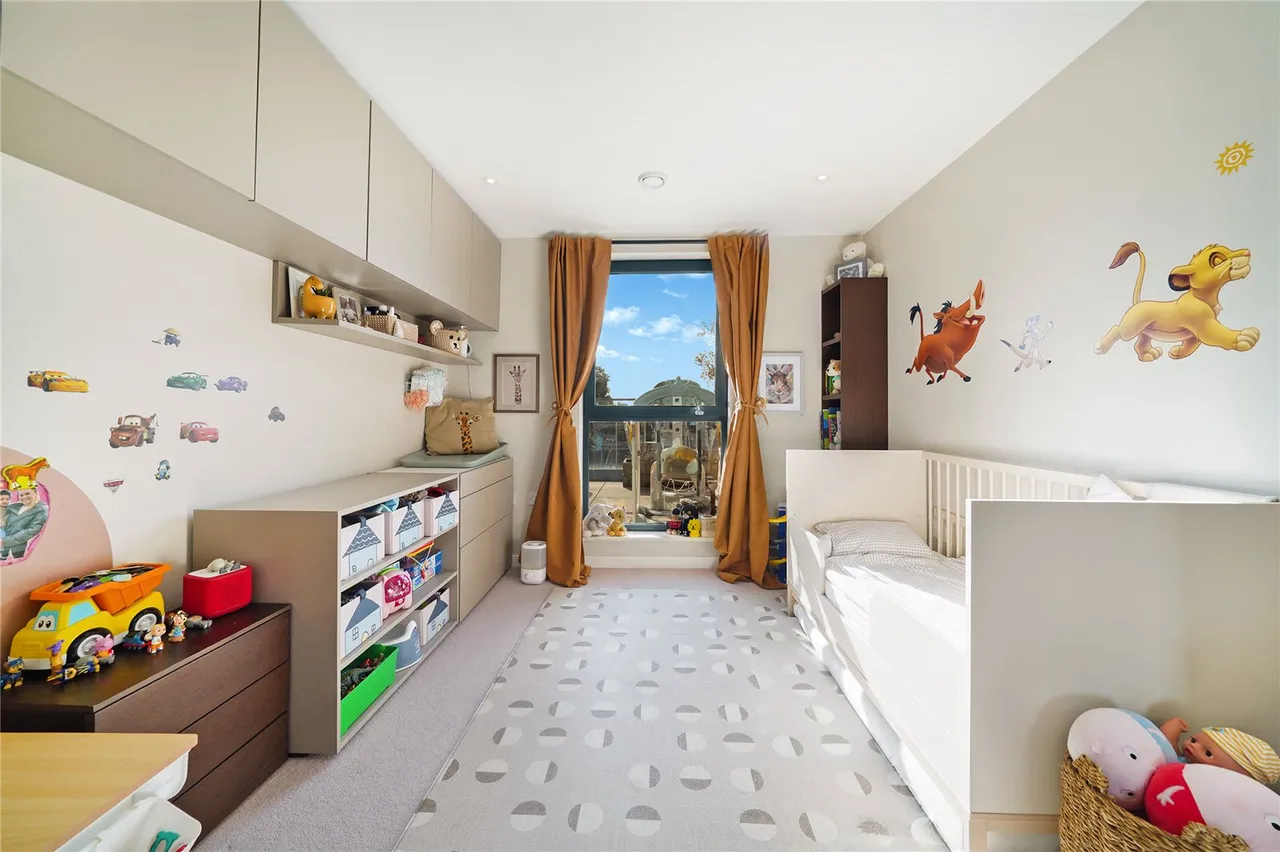 Hawthorne Crescent, London, SE10, photo 13