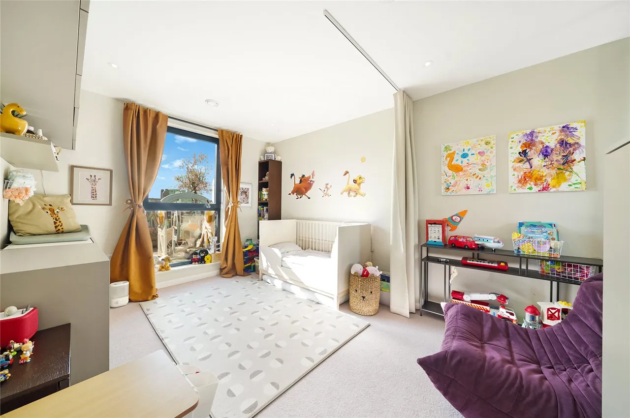Hawthorne Crescent, London, SE10, photo 4
