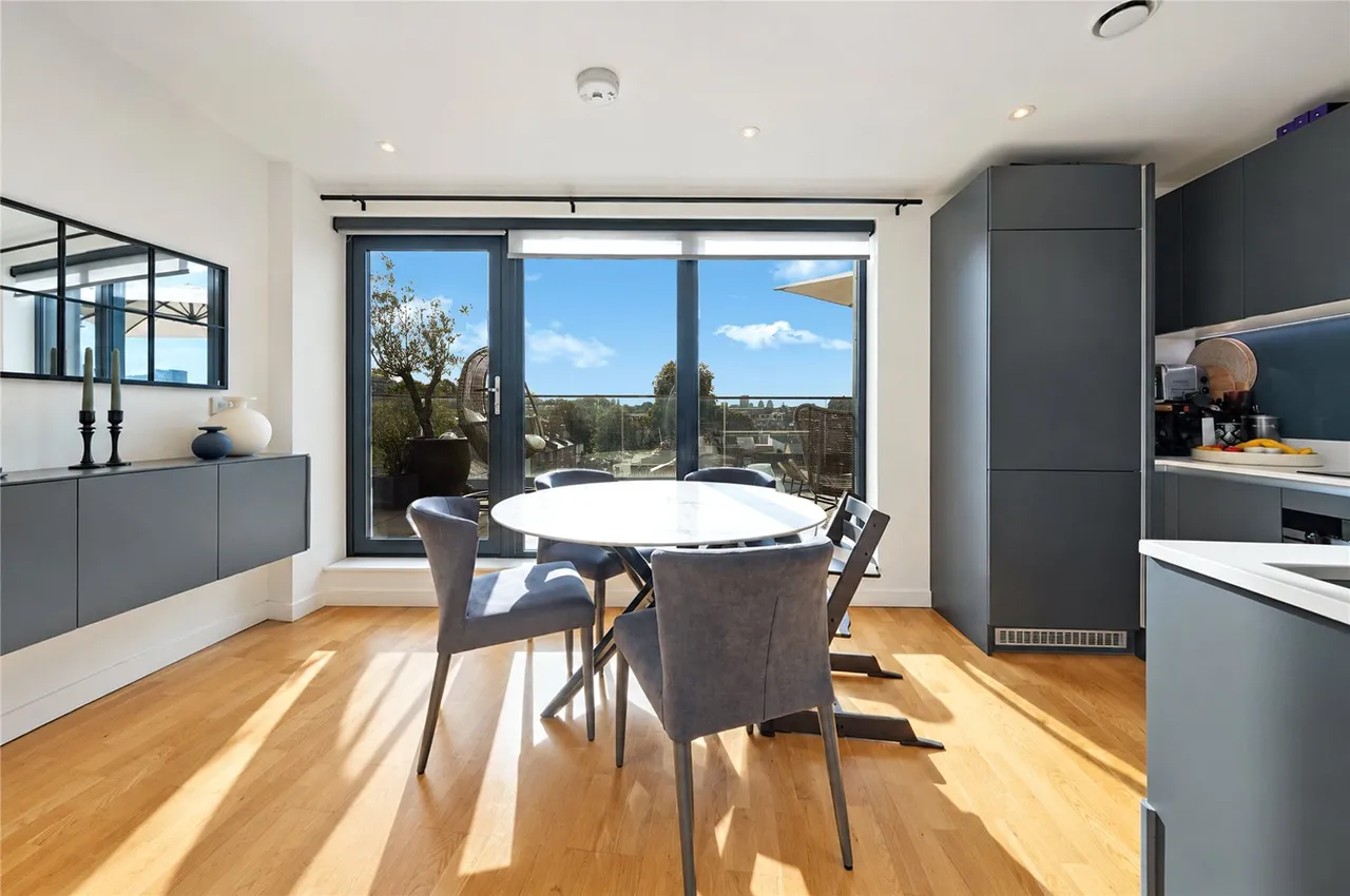 Hawthorne Crescent, London, SE10, photo 9