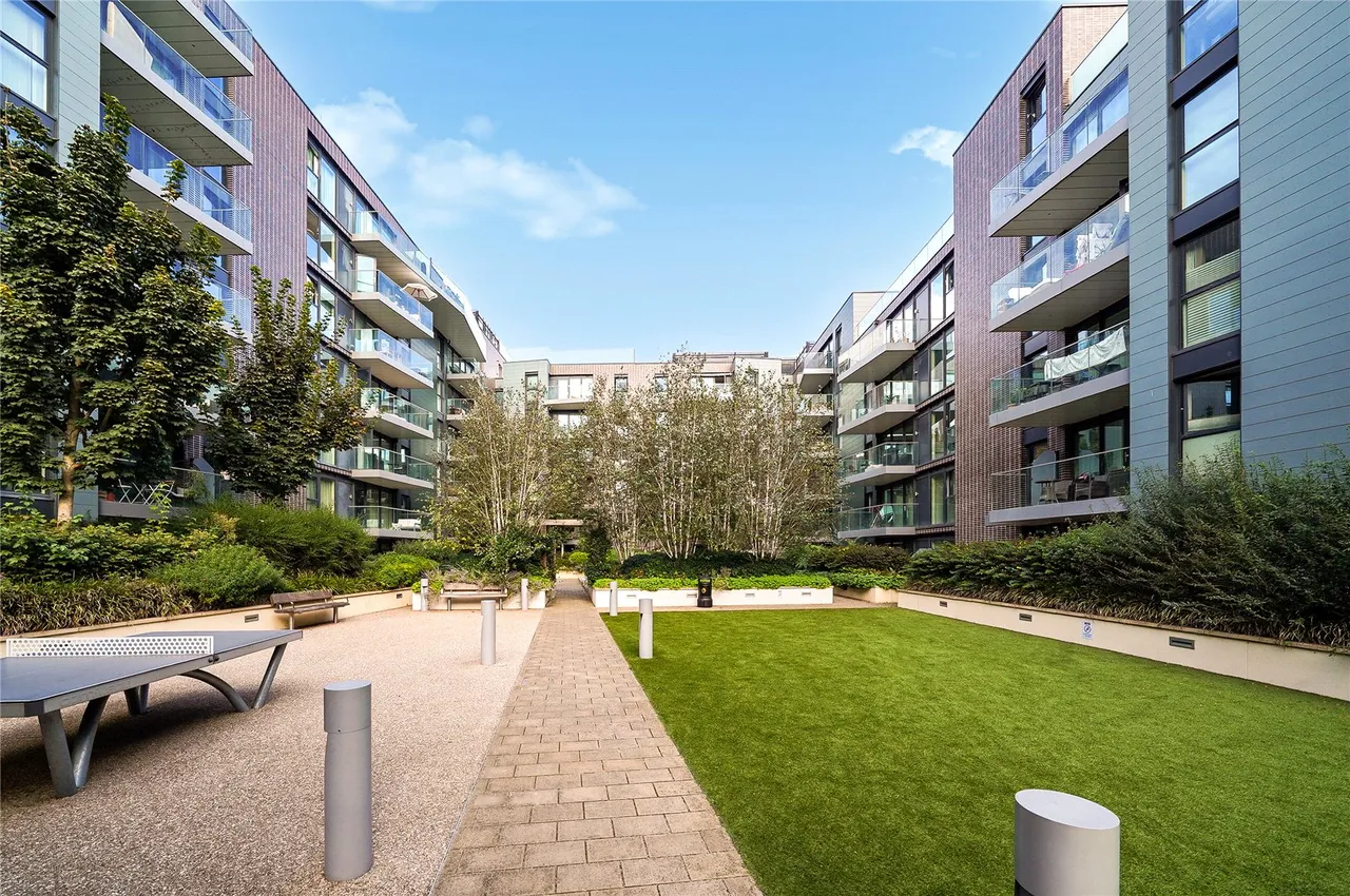 Hawthorne Crescent, London, SE10, photo 20