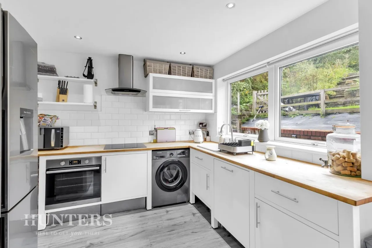 Whittaker Drive, Smithy Bridge, OL15, photo 8