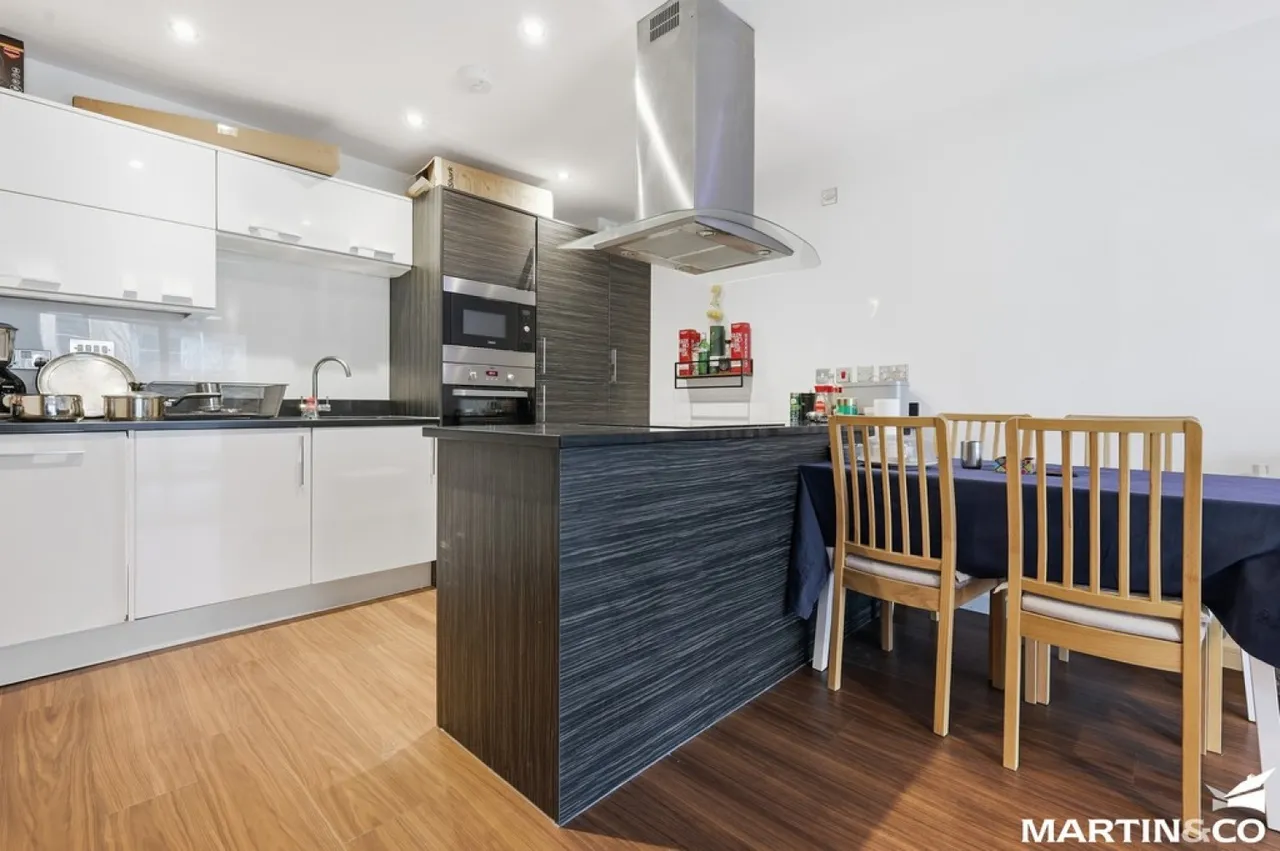 2 bed flat for sale — Dunn Side, Chelmsford