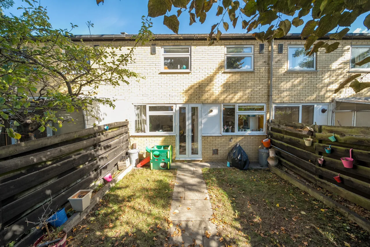 Neville Close, Peckham, SE15, photo 2