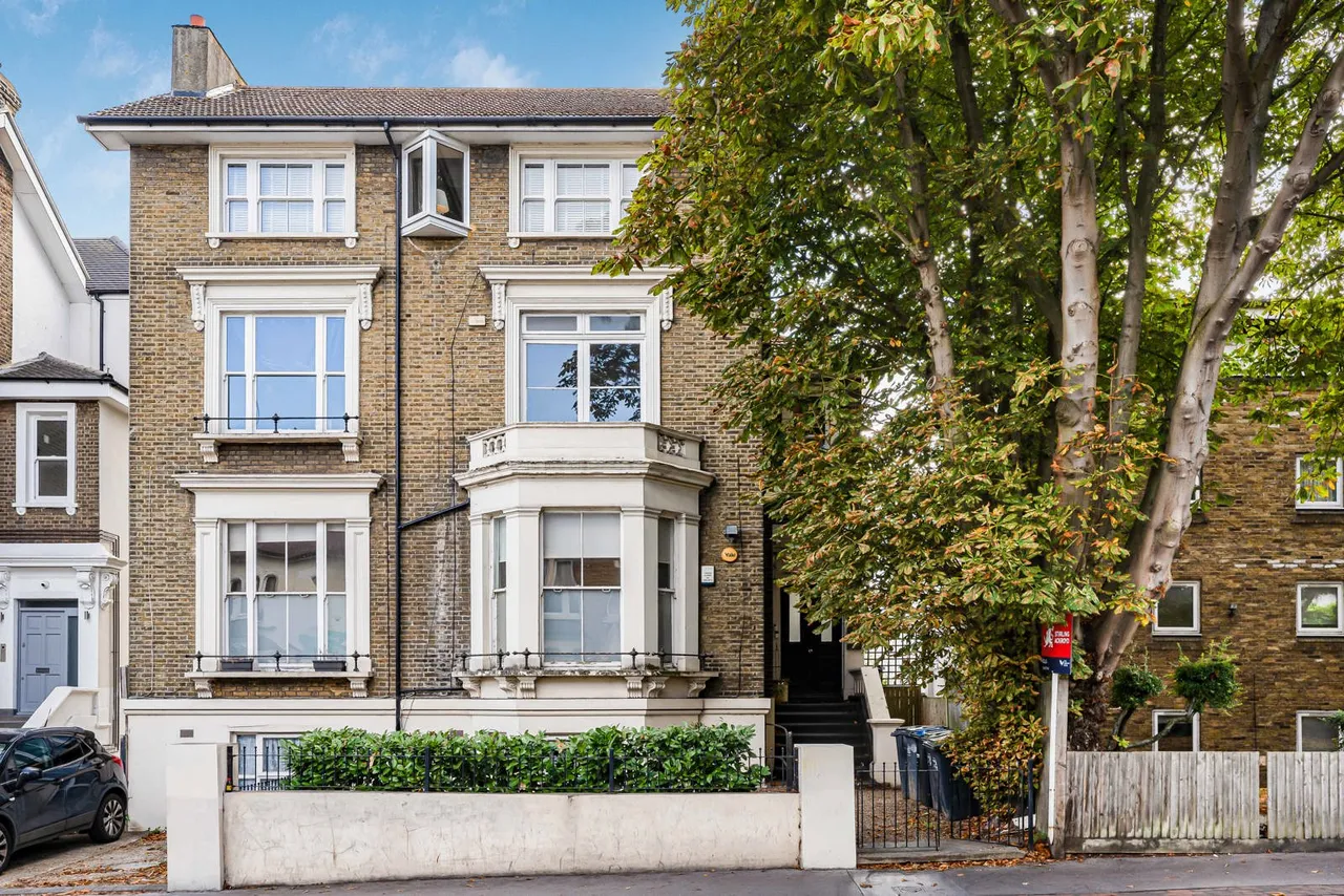 2 bed flat for sale, Selhurst Road, London, SE25