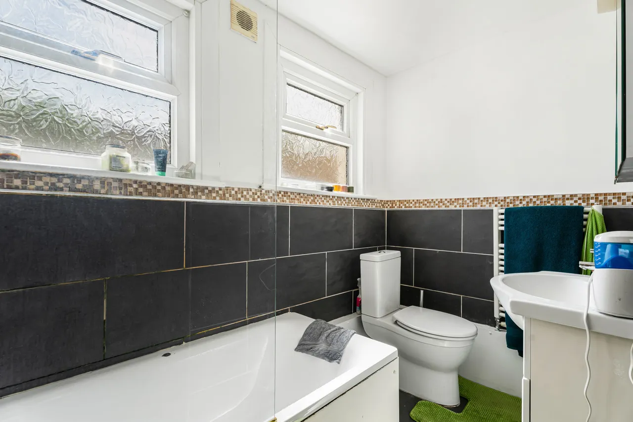 Selhurst Road, London, SE25, photo 17