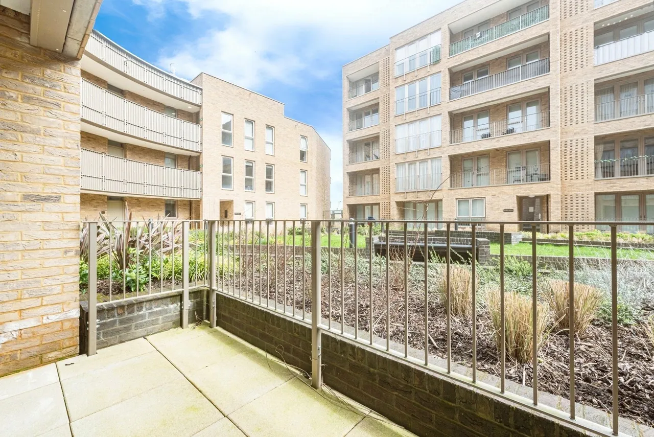 Kings Road, Newbury, RG14, photo 4