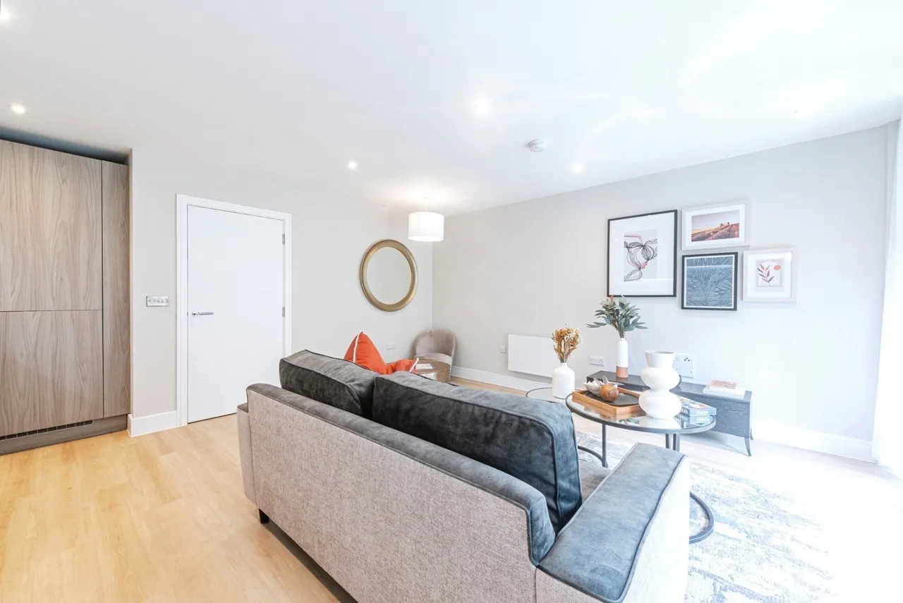 Kings Road, Newbury, RG14, photo 5