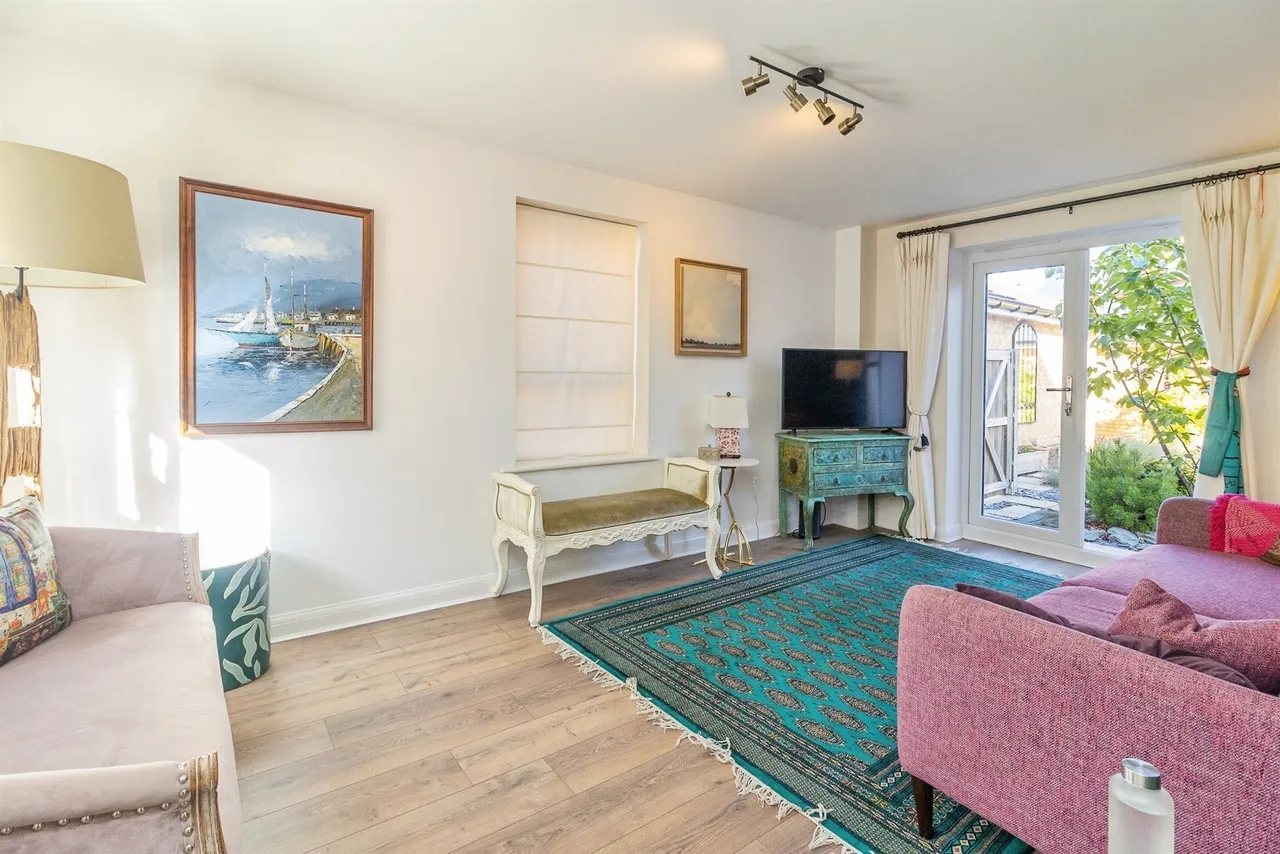 Peninsular Court, Brooklands, MK10, photo 3