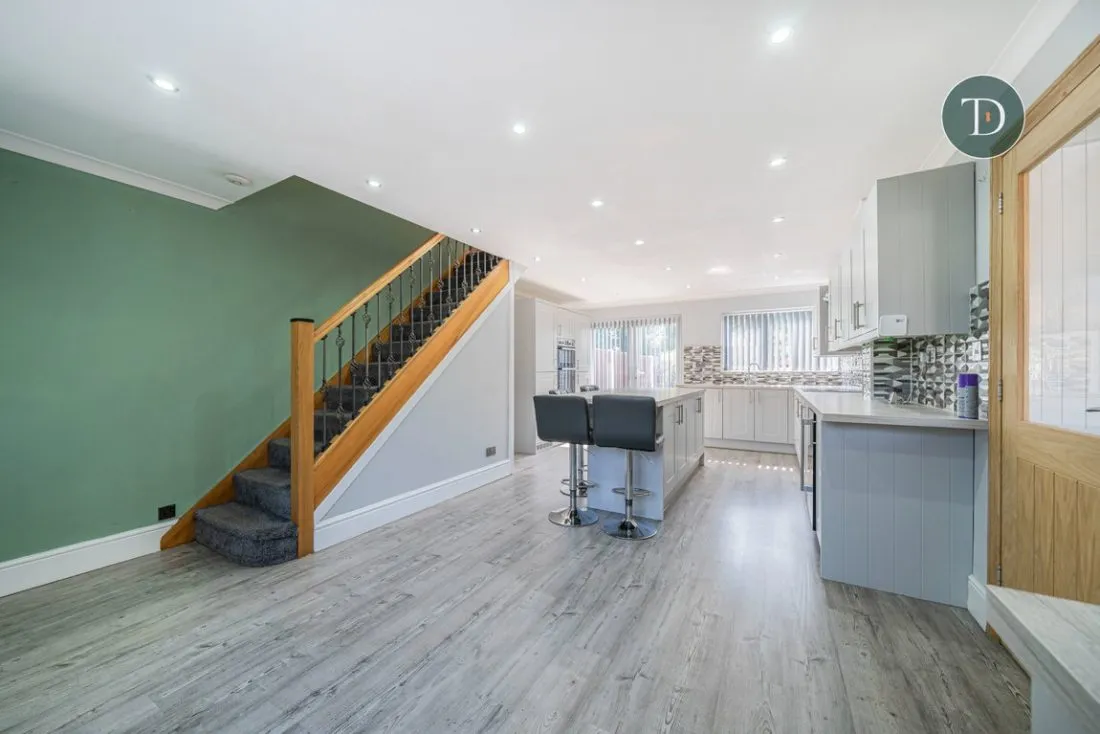 Apple Tree Grove, Great Sutton, CH66 2XF, photo 3