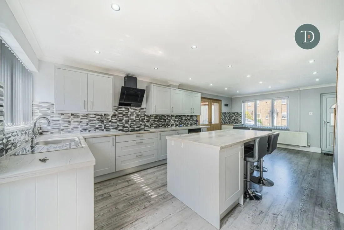 Apple Tree Grove, Great Sutton, CH66 2XF, photo 5