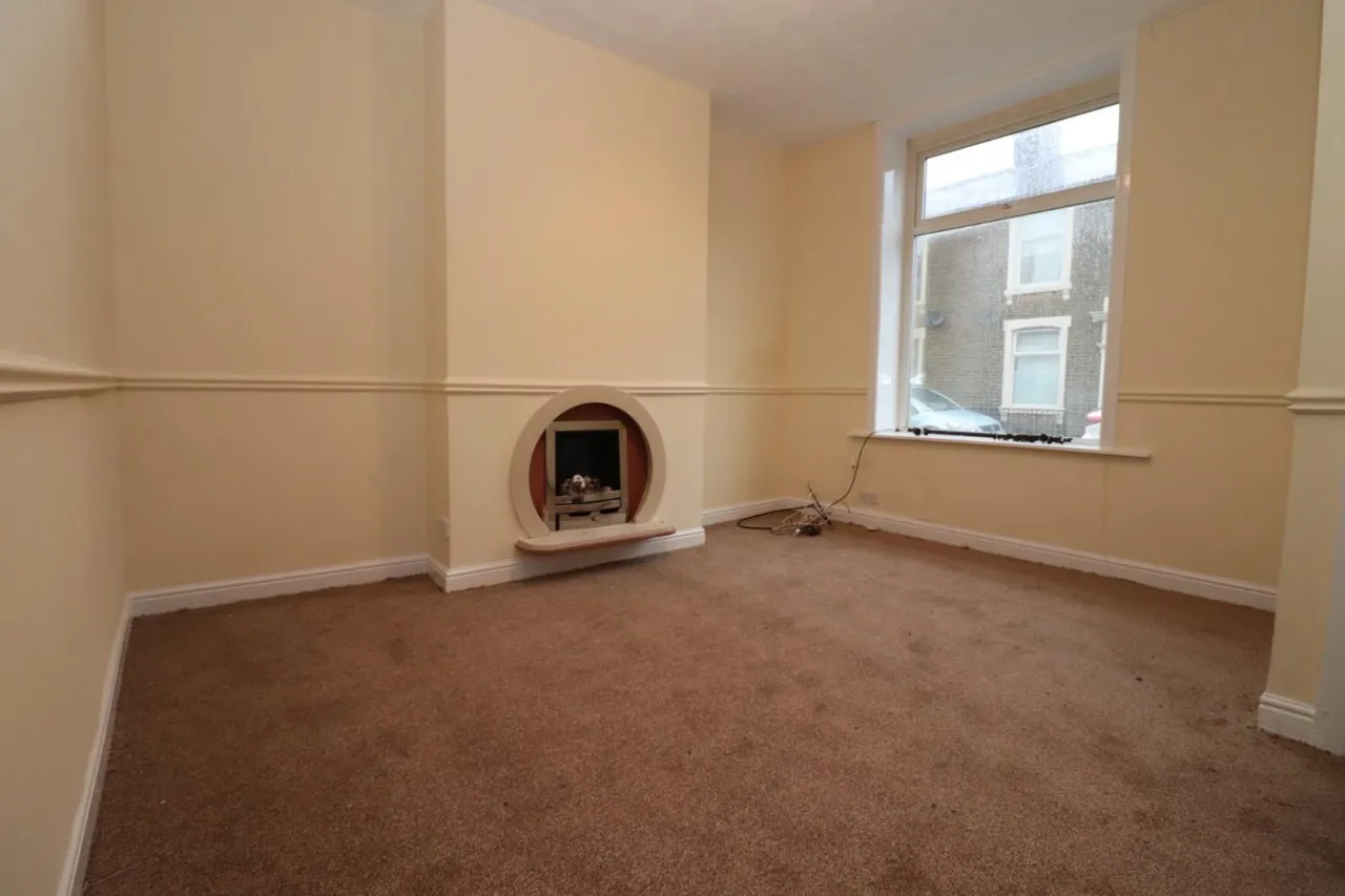 2 bed house to rent, Atlas Road, Darwen, BB3