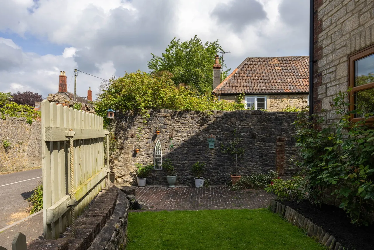 High Street, Nunney, BA11, photo 20