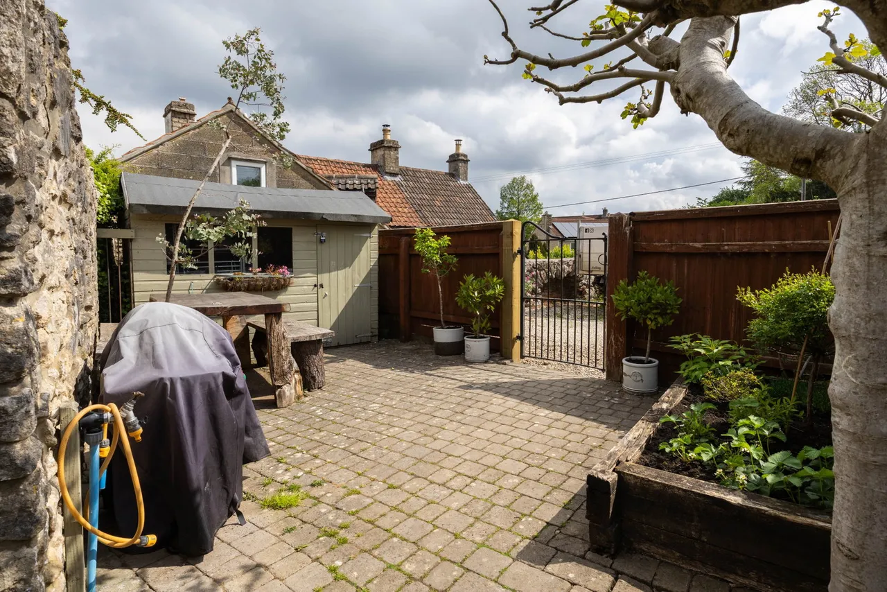 High Street, Nunney, BA11, photo 38