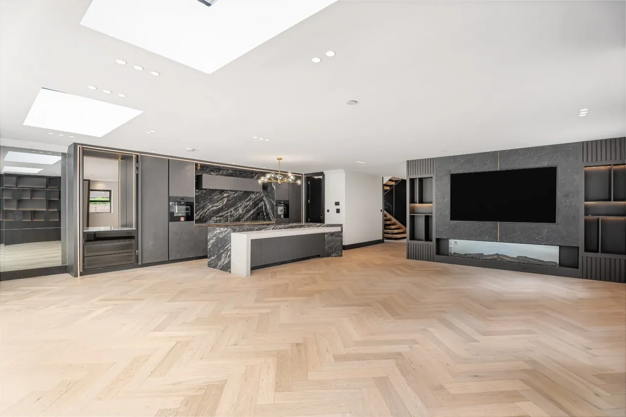Pipers Green Lane, Edgware, HA8, photo 4
