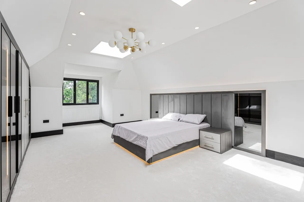 Pipers Green Lane, Edgware, HA8, photo 17