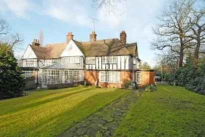 The Bishops Avenue, London, N2, photo 5