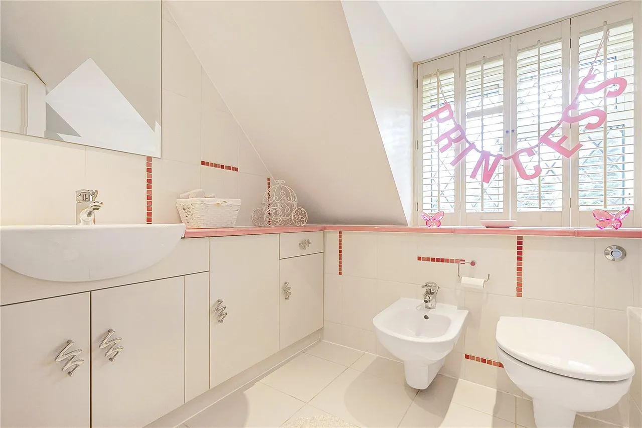 Beech Hill Avenue, Hadley Wood, EN4 0LN, photo 18