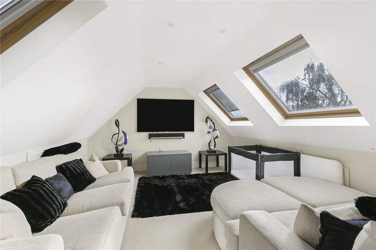 Beech Hill Avenue, Hadley Wood, EN4 0LN, photo 23