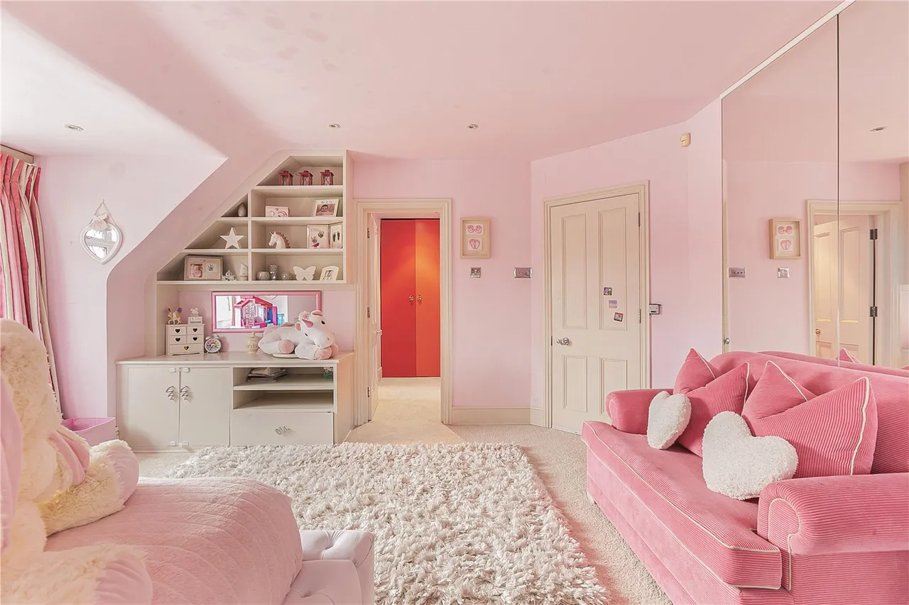 Beech Hill Avenue, Hadley Wood, EN4 0LN, photo 17