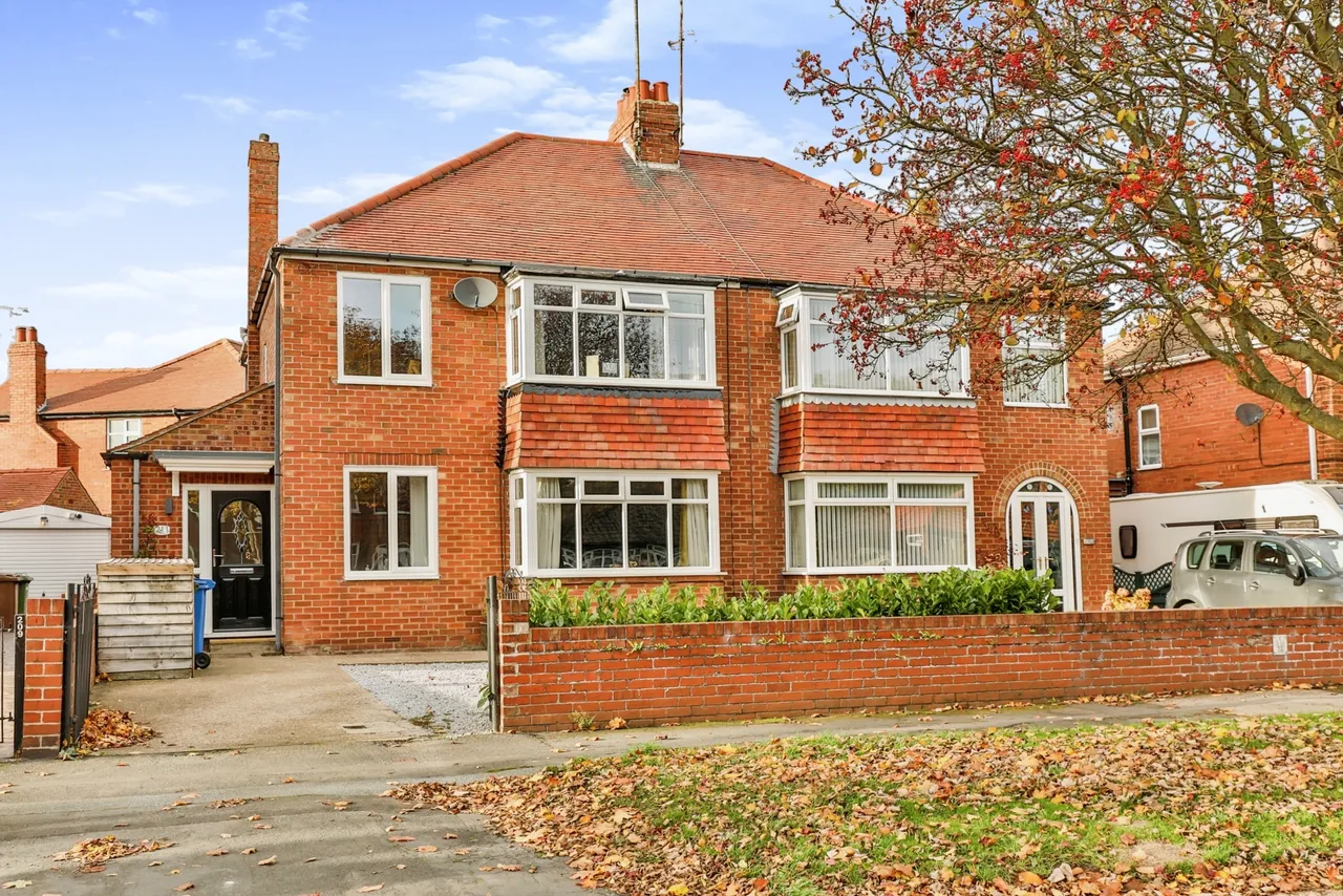 4 bed house for sale — Queensgate, Bridlington