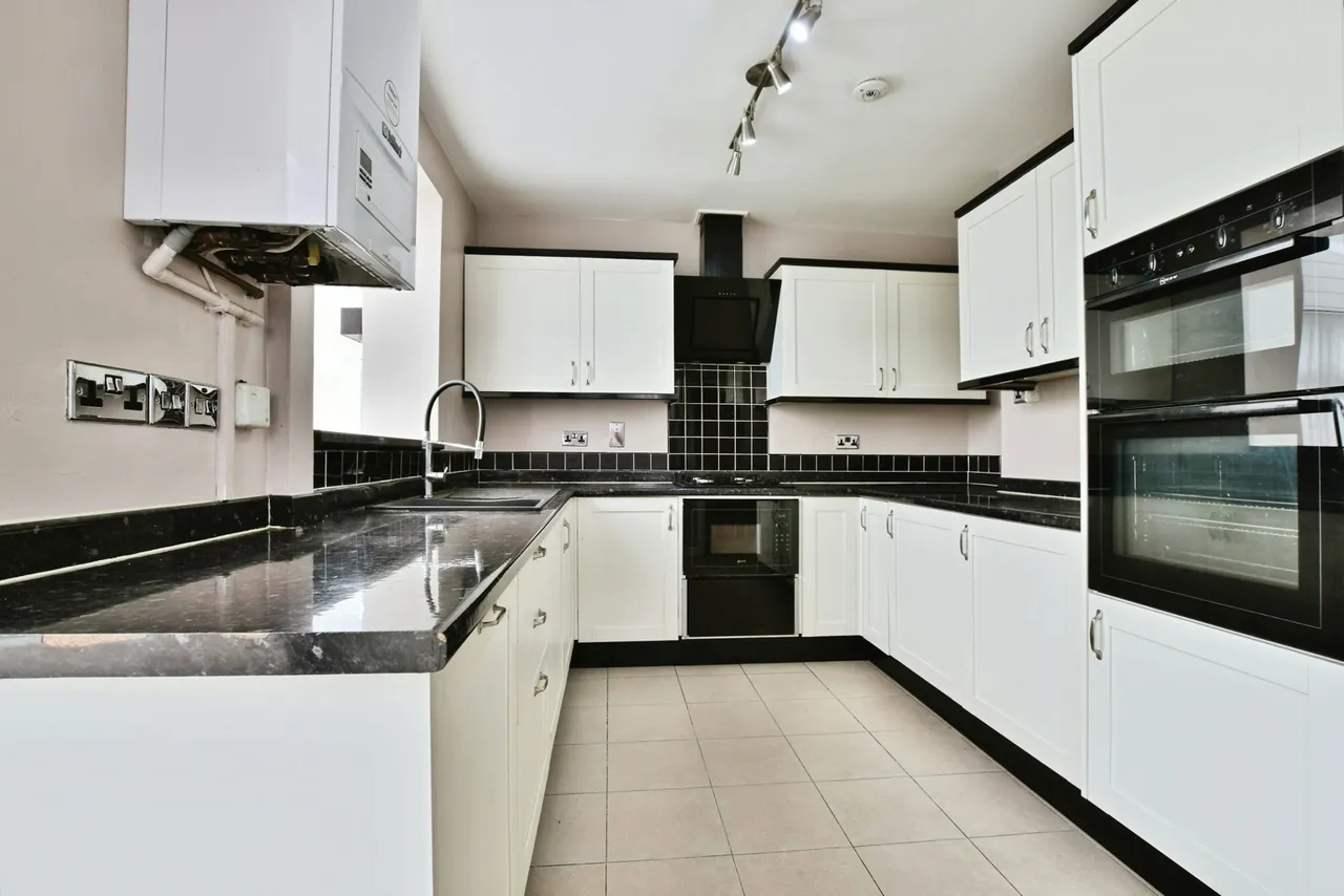 Lee Avenue, Broadheath, Altrincham, WA14, photo 19