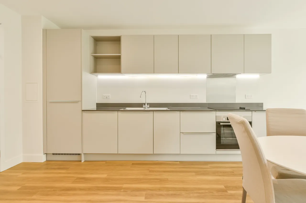 Brentford, TW8, photo 18