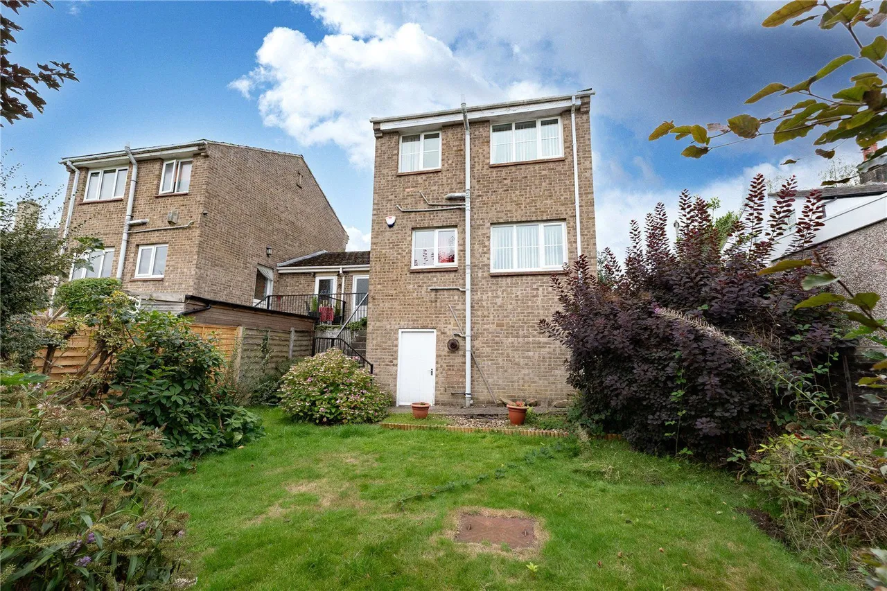 Back Lane, Guiseley, LS20, photo 13