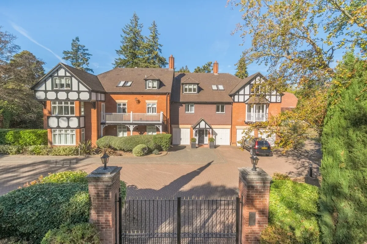 2 bed flat to rent, Larch Avenue, Ascot, SL5