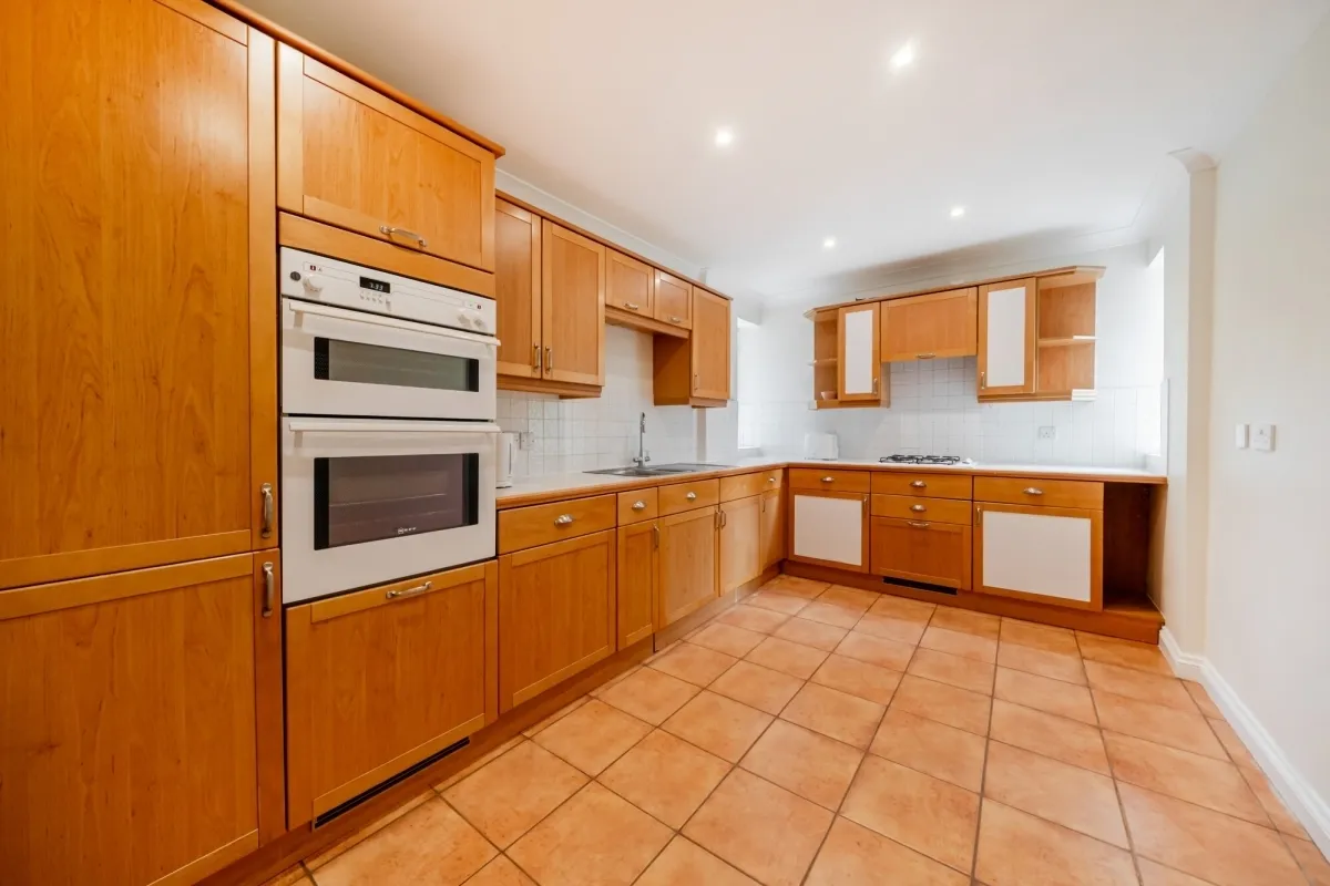 Larch Avenue, Ascot, SL5, photo 5