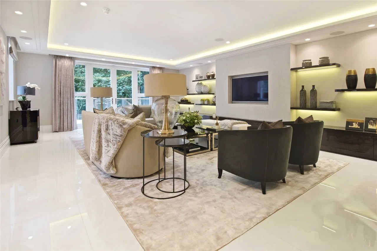 Camlet Way, Hadley Wood, Hertfordshire, EN4 0NX, photo 3