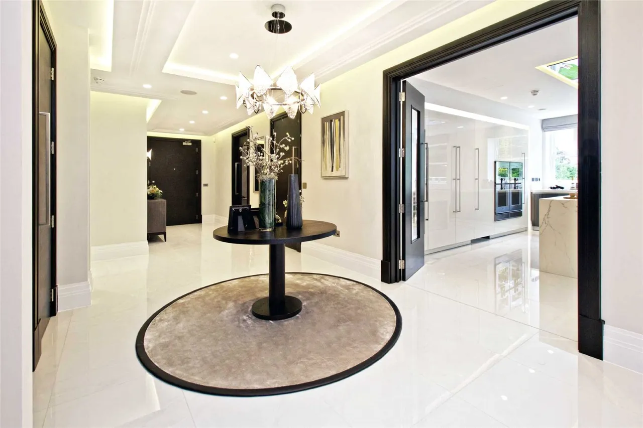 Camlet Way, Hadley Wood, Hertfordshire, EN4 0NX, photo 5