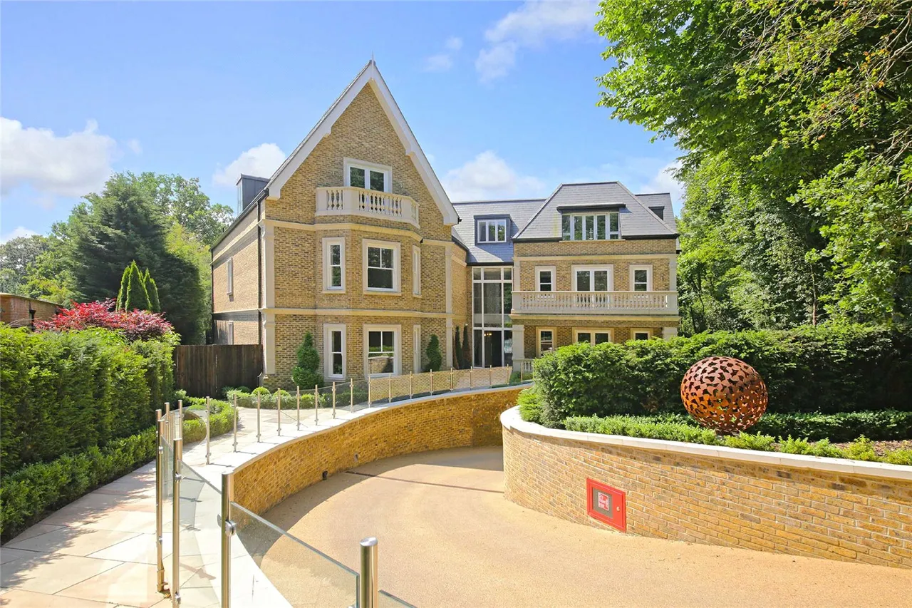 3 bed flat for sale — Camlet Way, Hadley Wood, Hertfordshire, EN4 0NX