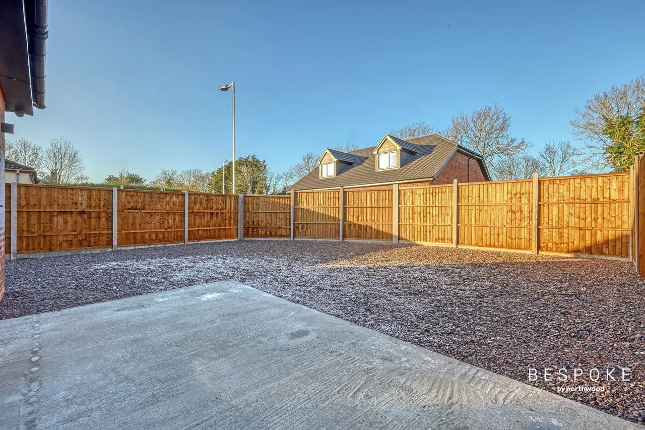 Hubbard Close, Hornchurch, RM11, photo 13