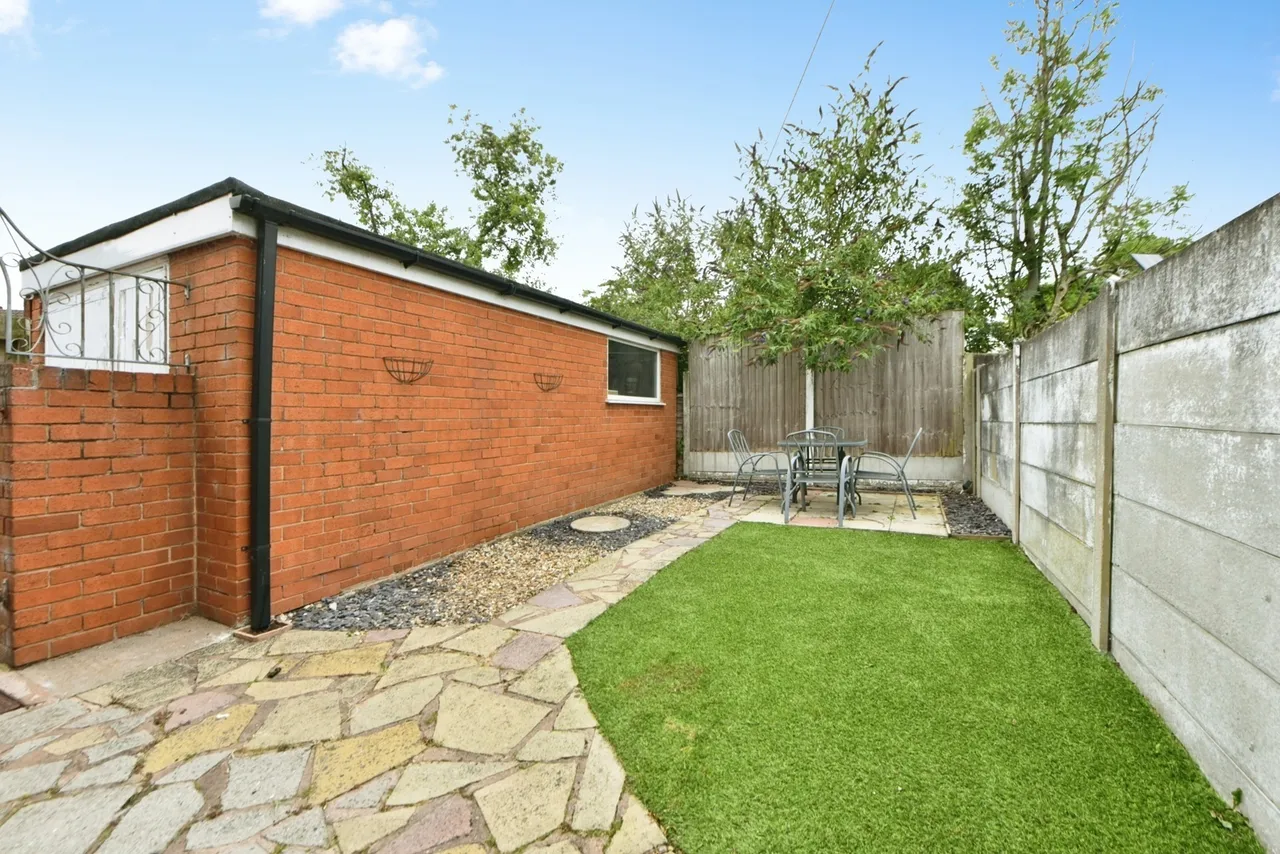 Larchwood Crescent, Leyland, Lancashire, PR25, photo 6