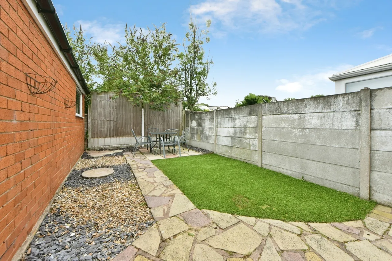 Larchwood Crescent, Leyland, Lancashire, PR25, photo 15