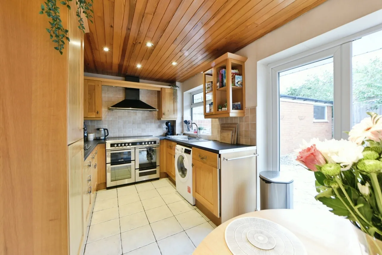 Larchwood Crescent, Leyland, Lancashire, PR25, photo 5