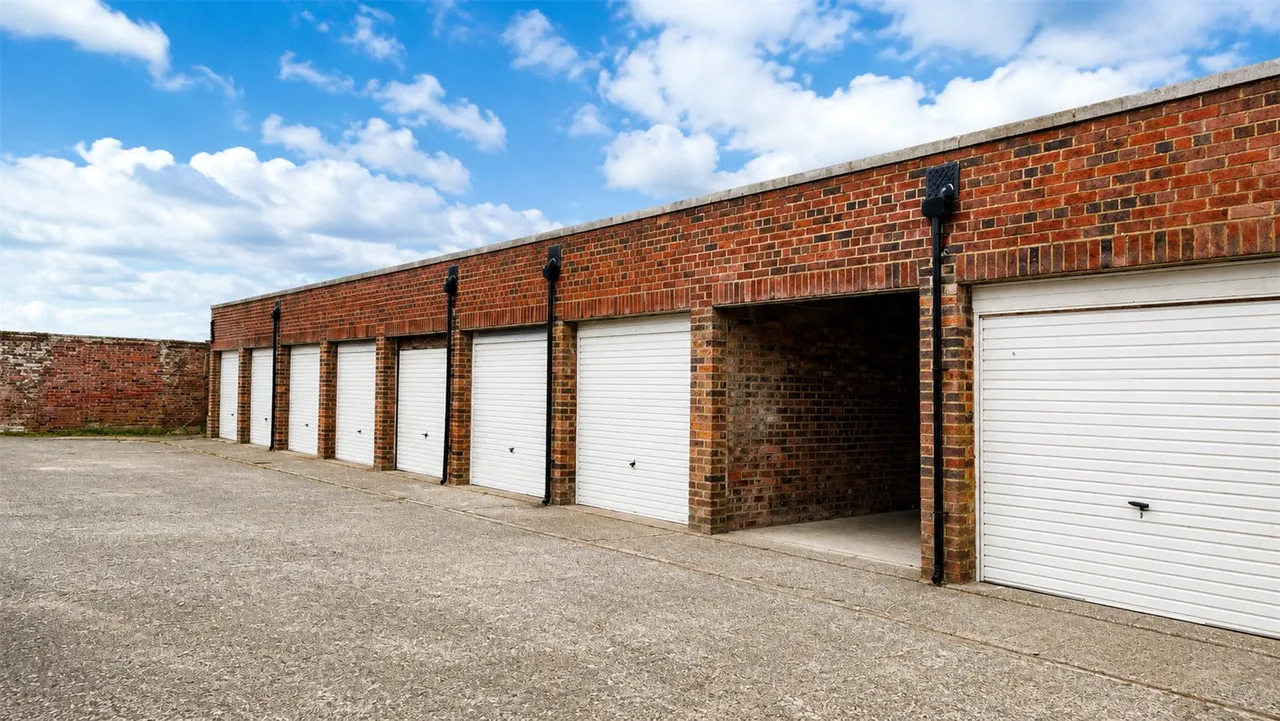 Burbo Bank Road South, L23, photo 19