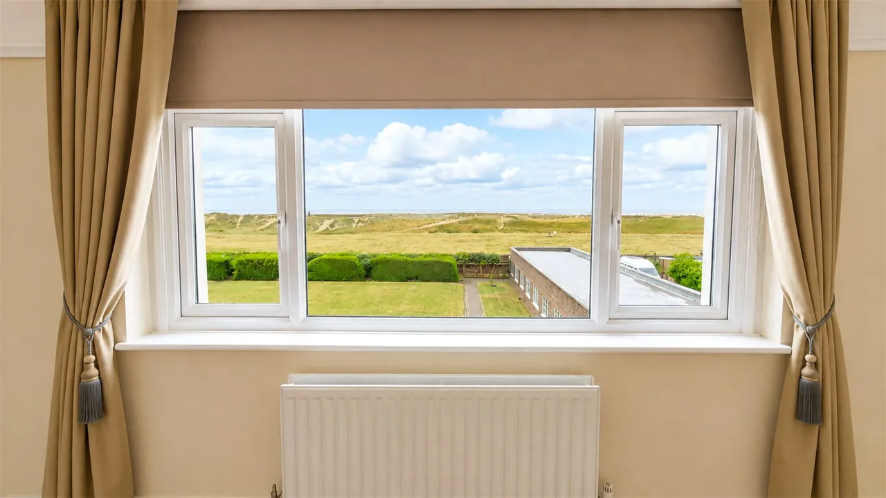Burbo Bank Road South, L23, photo 4