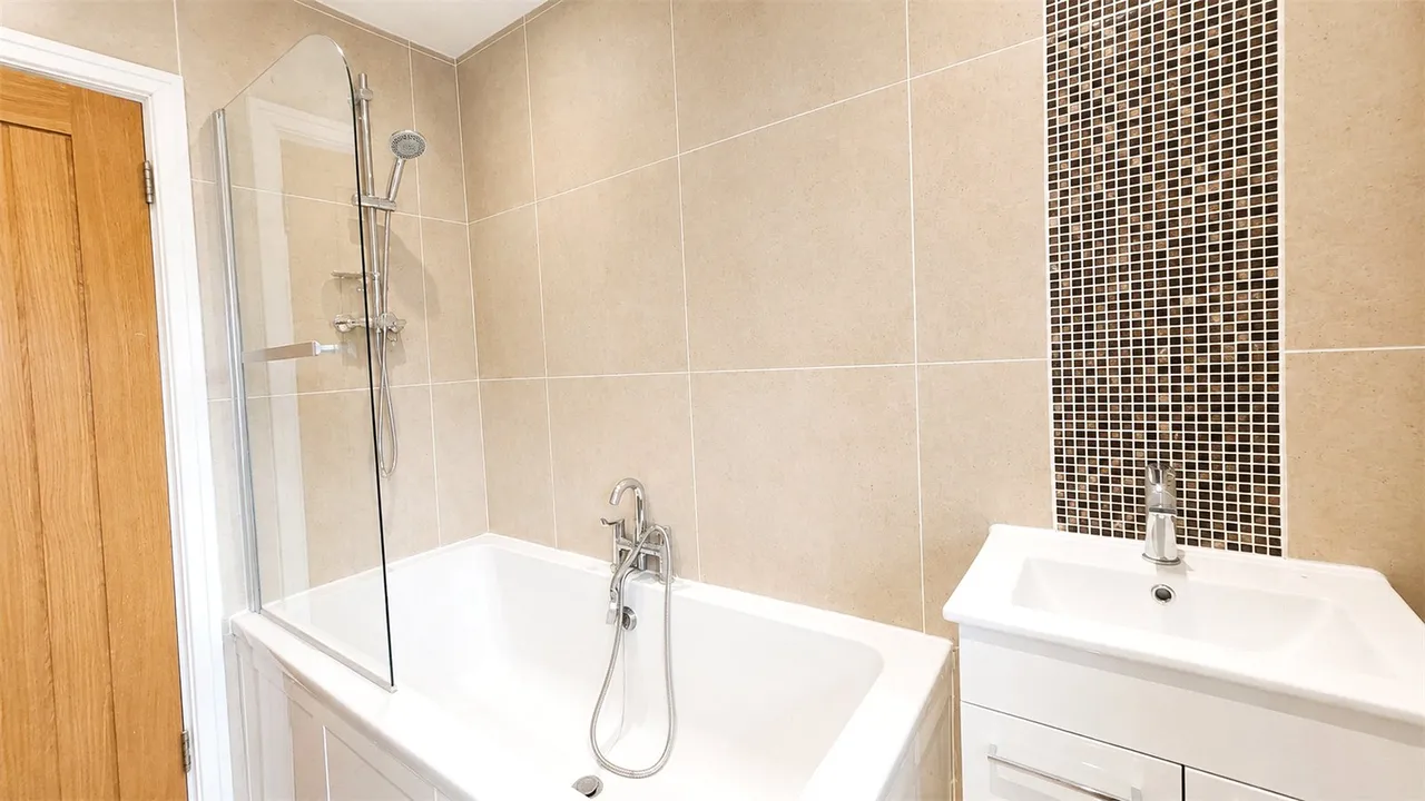 Burbo Bank Road South, L23, photo 11