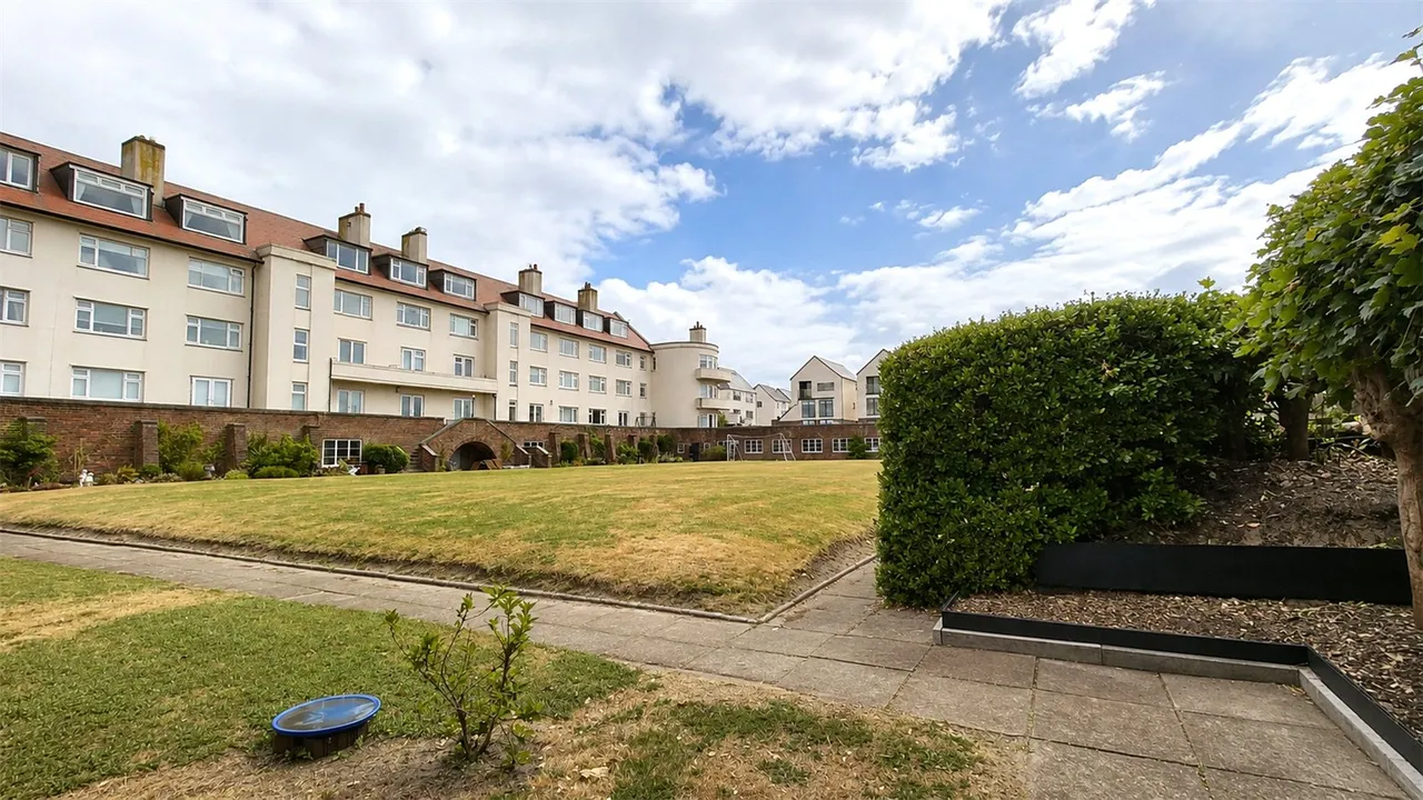 Burbo Bank Road South, L23, photo 17