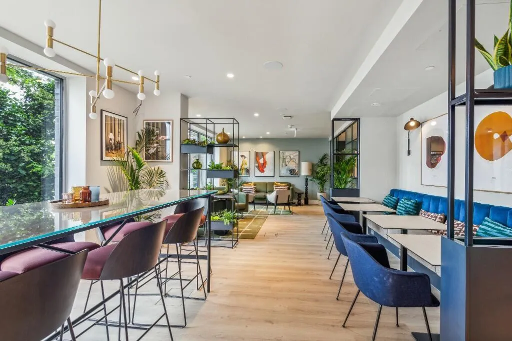 flat to rent, The Apiary, The Mall, W5