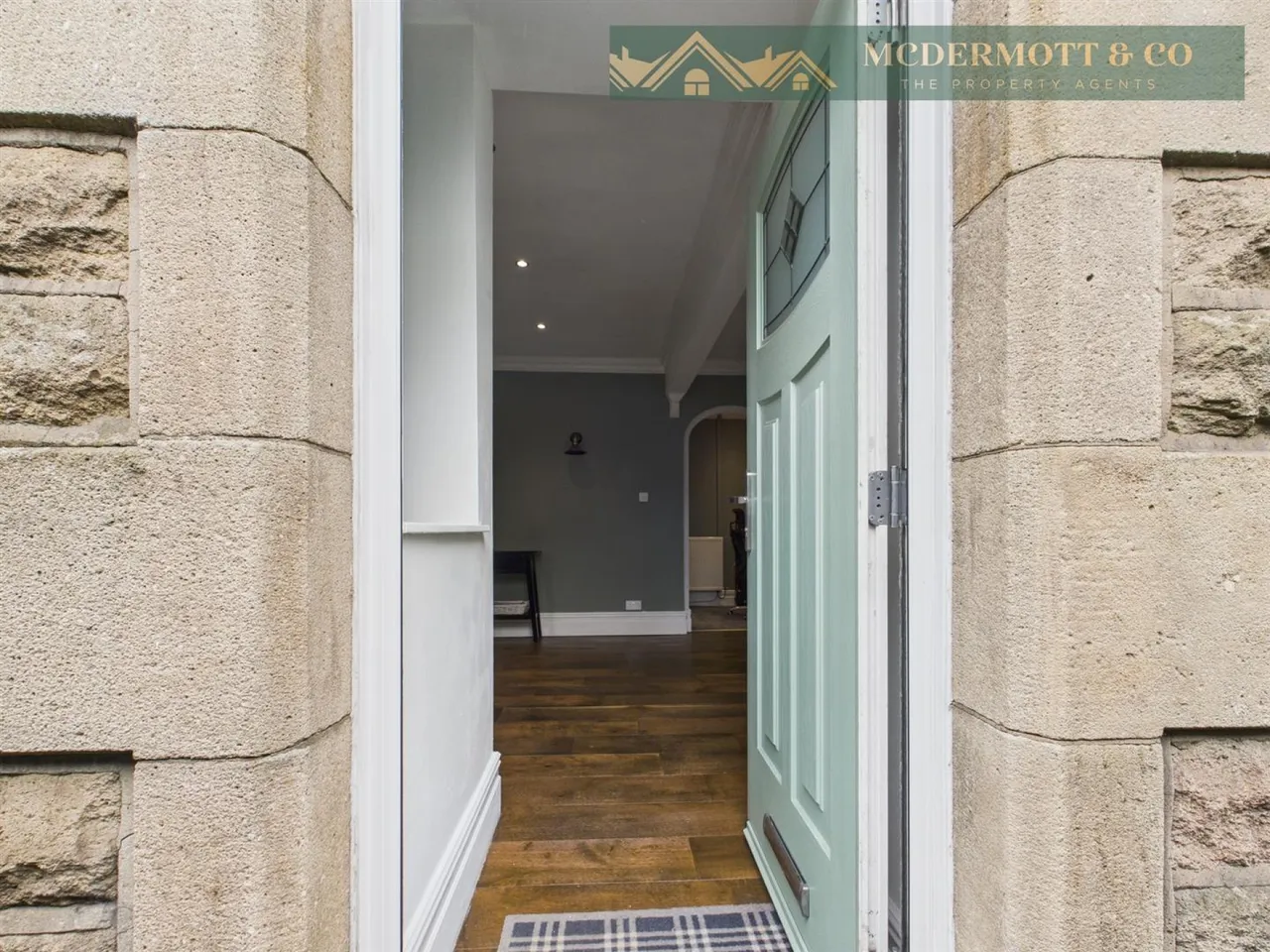 Oldham Road, Uppermill, OL3, photo 6