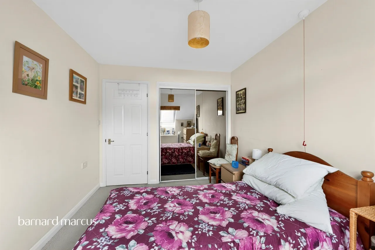 South Street, Dorking, RH4, photo 12