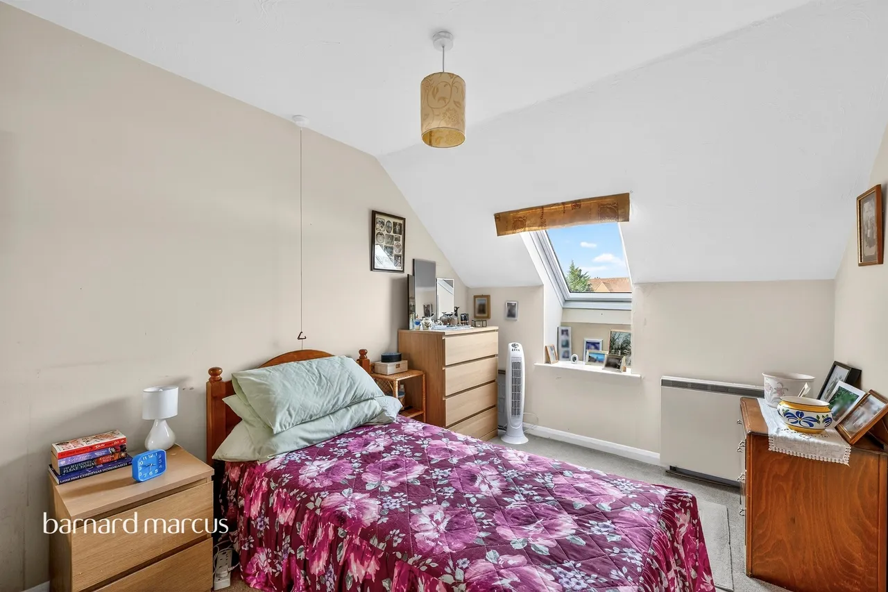 South Street, Dorking, RH4, photo 11