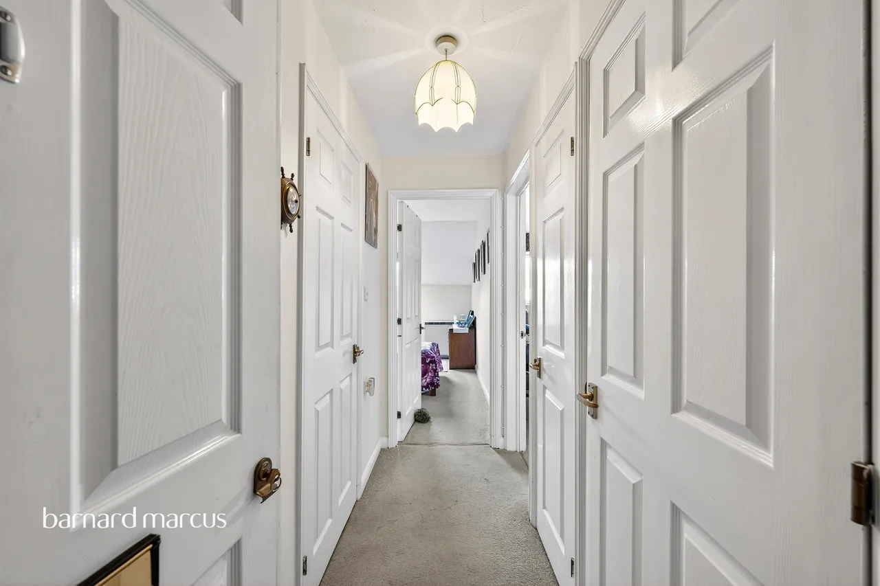 South Street, Dorking, RH4, photo 10