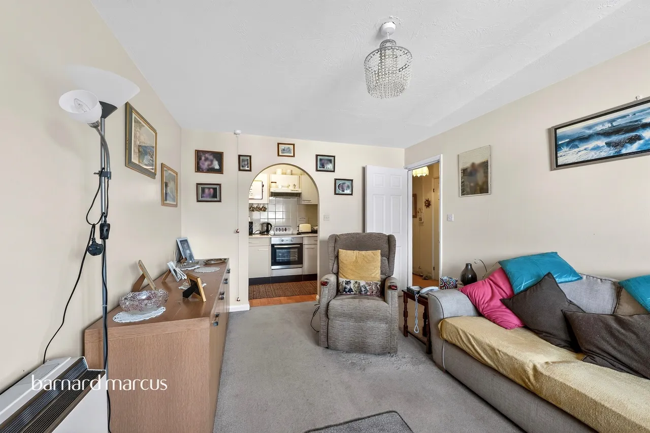 South Street, Dorking, RH4, photo 4