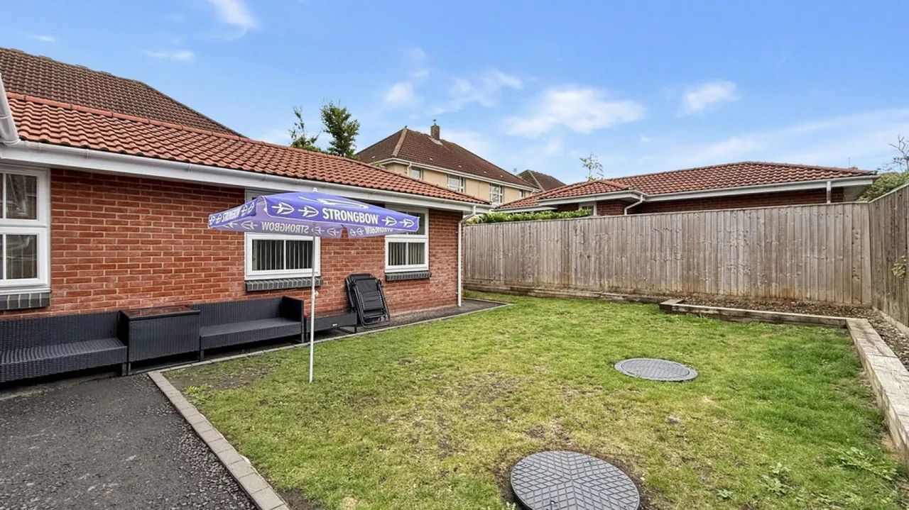 Haynes Road, Westbury, photo 9