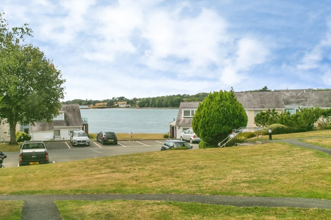 2 bed flat for sale, Ffordd Glyder, Y Felinheli, LL56