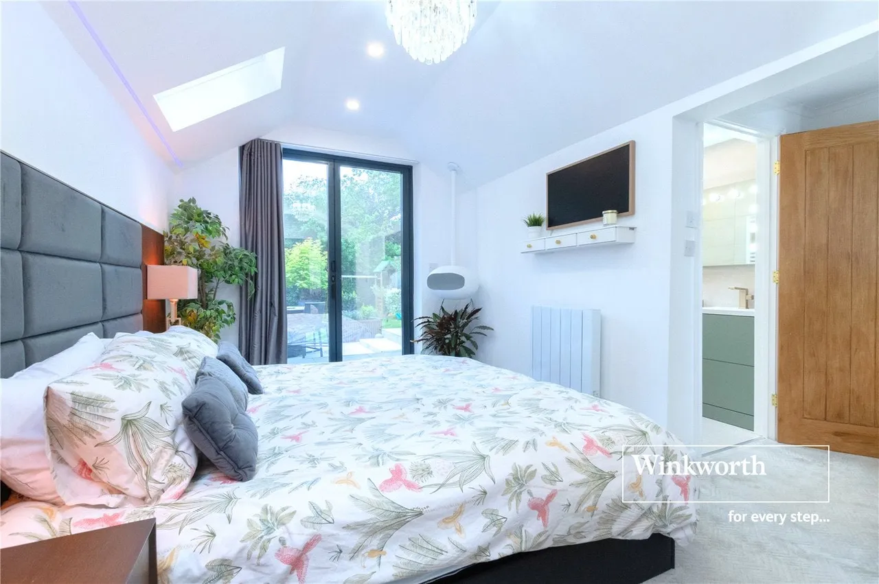 Whincroft Drive, Ferndown, BH22, photo 11