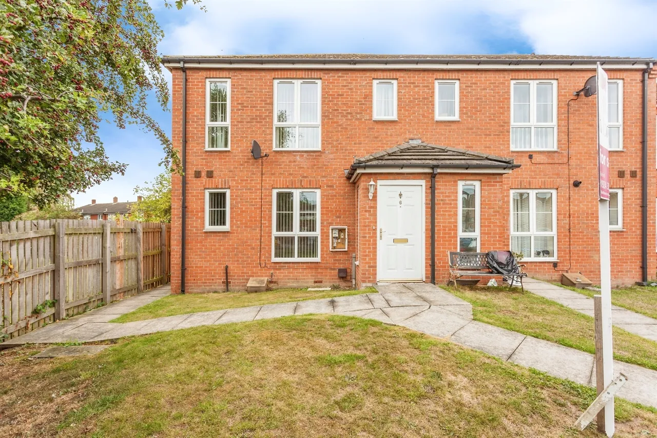 Crofters Court, Havercroft, Wakefield, photo 2